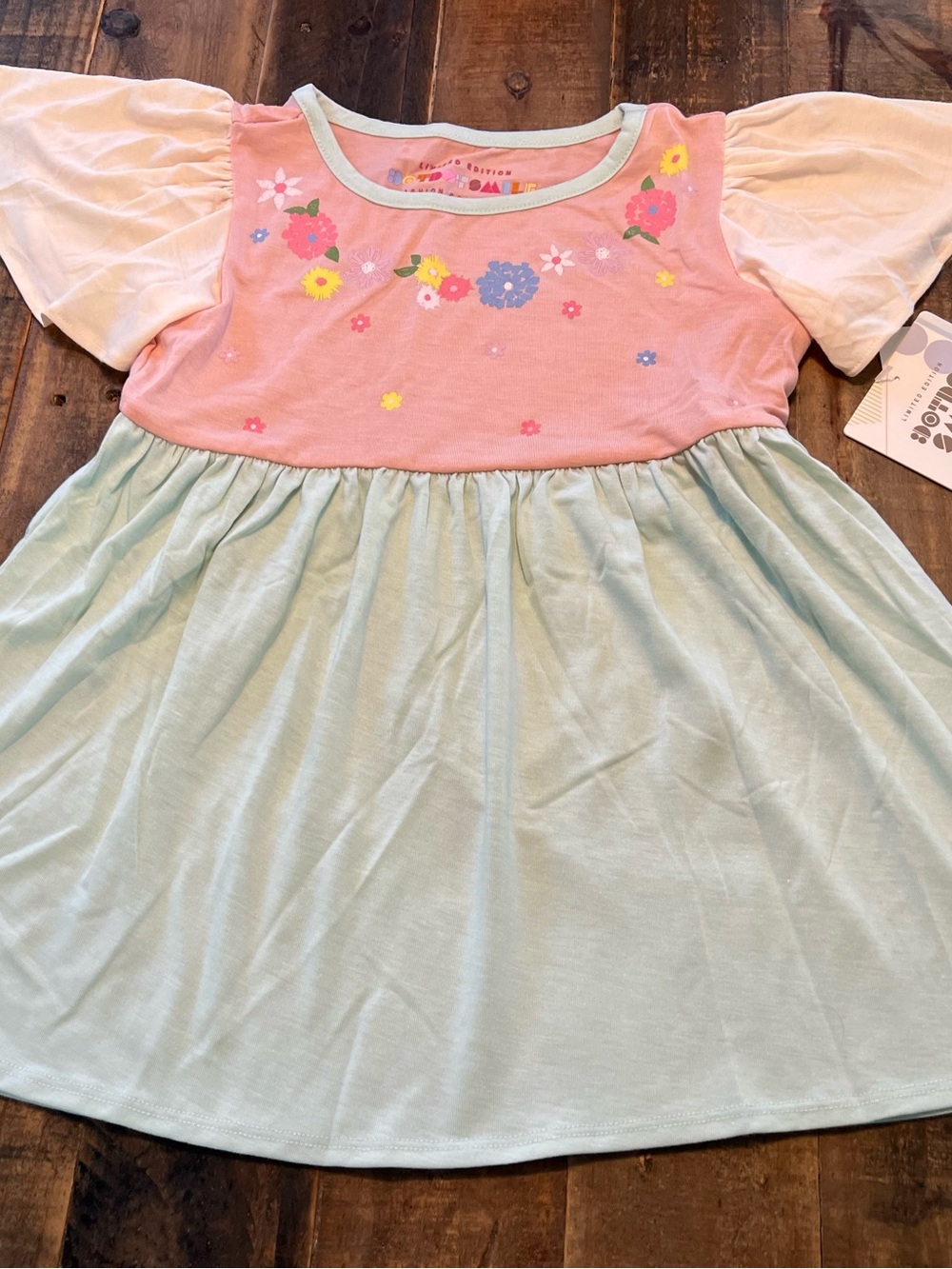 Dot Dot Smile size 8/10 Girls floral Top New